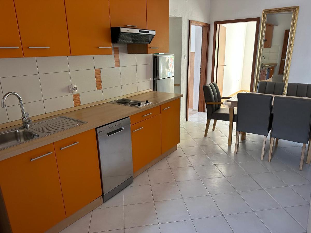 App 4 - 6 Persons Direct On The Seaside, 1St Floor Apartment Ljubac  Exterior photo